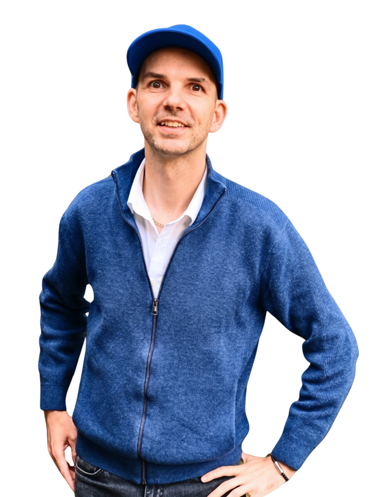 Robert Welti steht motivierend da und begleitet dich auf dem Weg, als Heilpraktiker online arbeiten zu können.